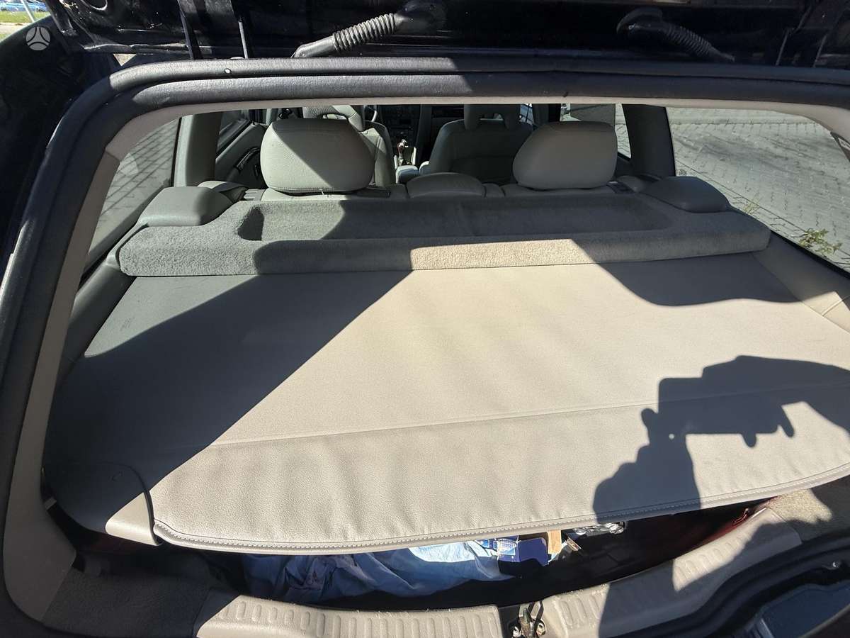 Volvo V40 2004 — photo 21