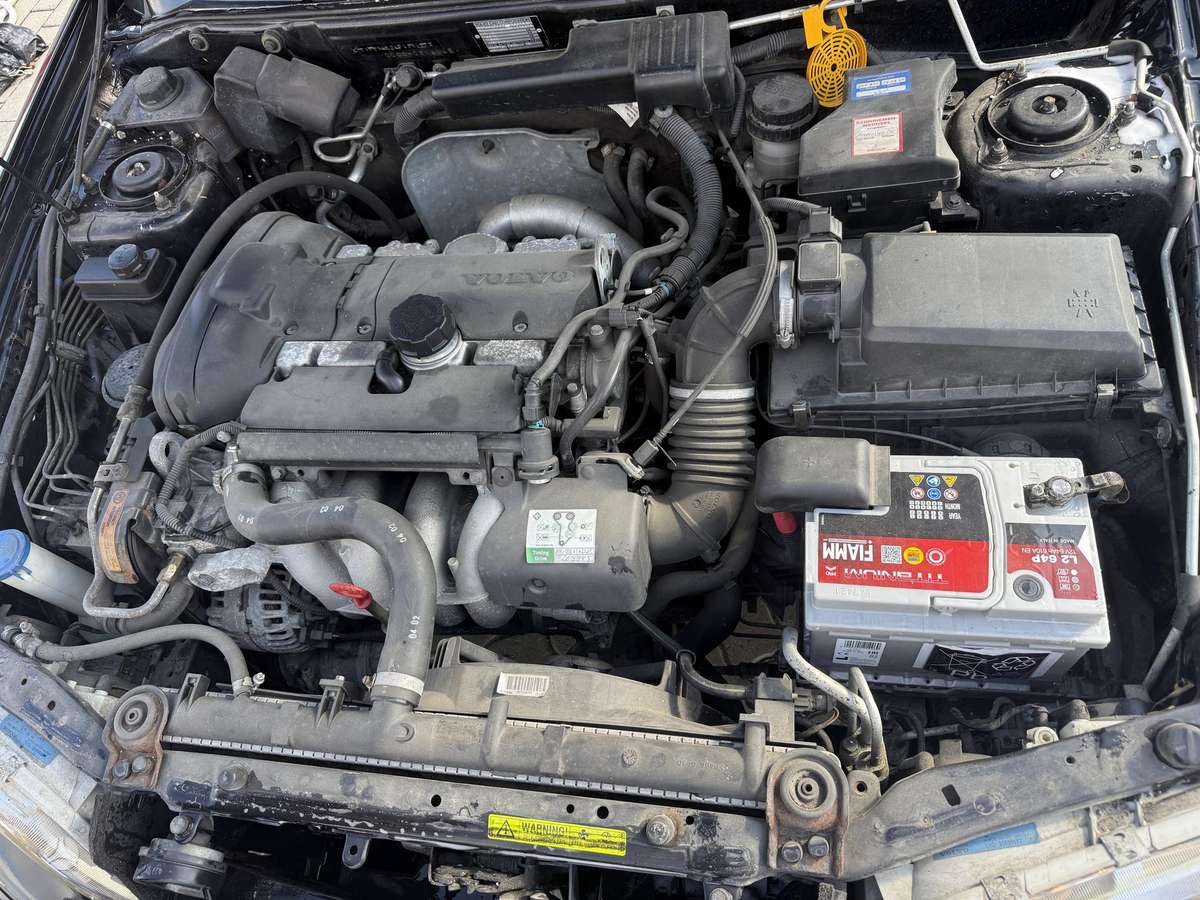 Volvo V40 2004 — engine 1783 cm³, 122 HP (90kW)