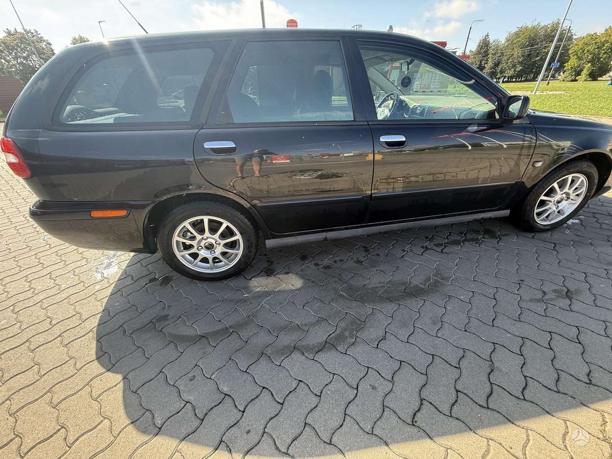 Volvo V40 2004 — photo 7