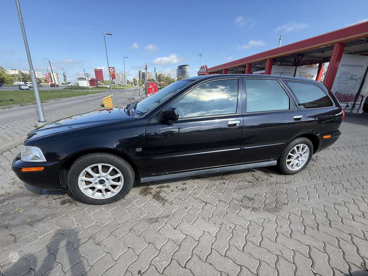 Volvo V40 2004 — photo 9