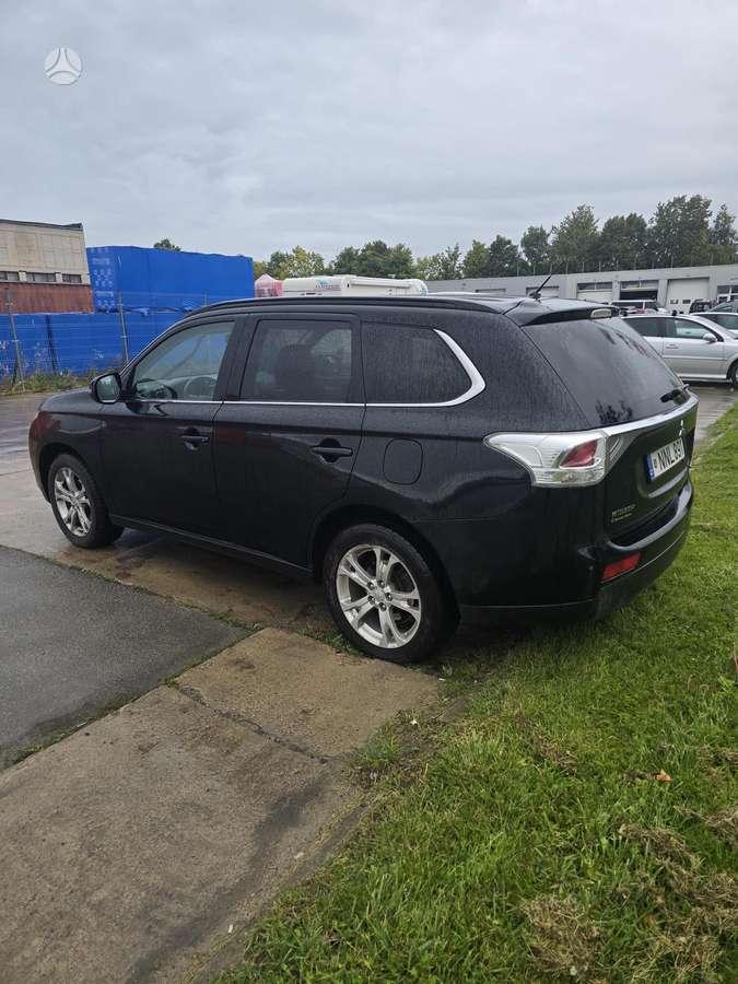 Mitsubishi Outlander 2013 — двигун 2200 cm³, 150 HP (110kW)