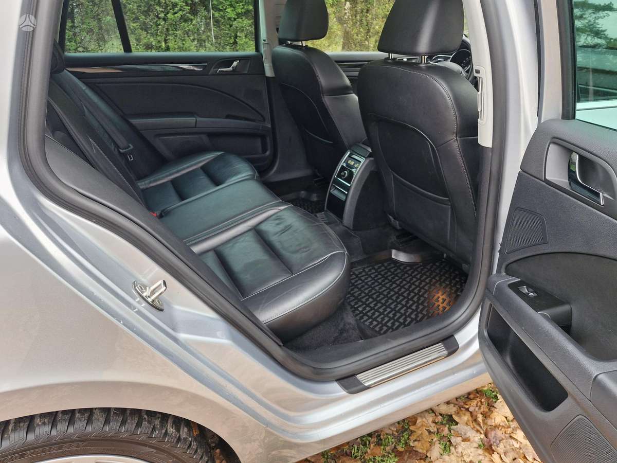 Skoda Superb 2013 — photo 13
