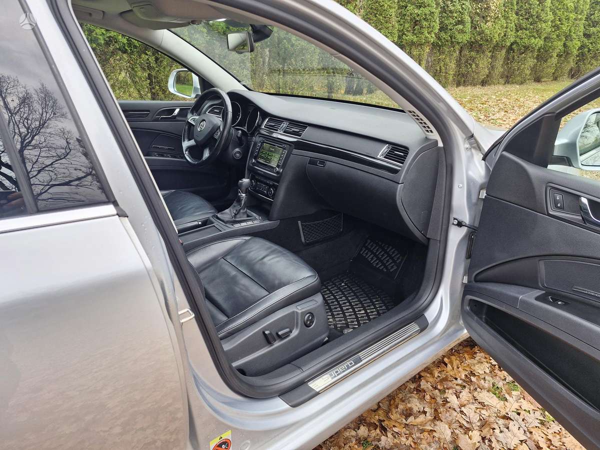 Skoda Superb 2013 — photo 15