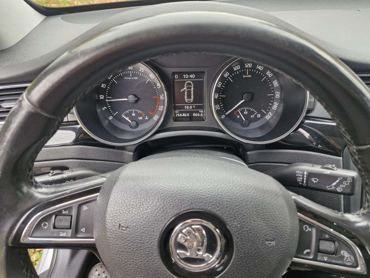 Skoda Superb 2013 — photo 18