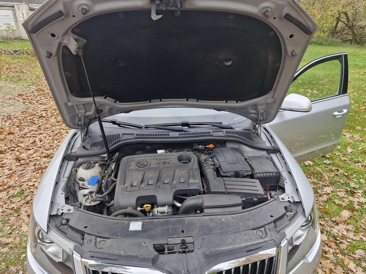 Skoda Superb 2013 — photo 20