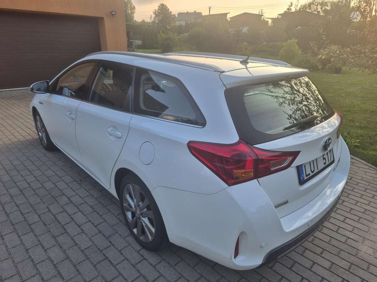 Toyota Auris 2014 — photo 6