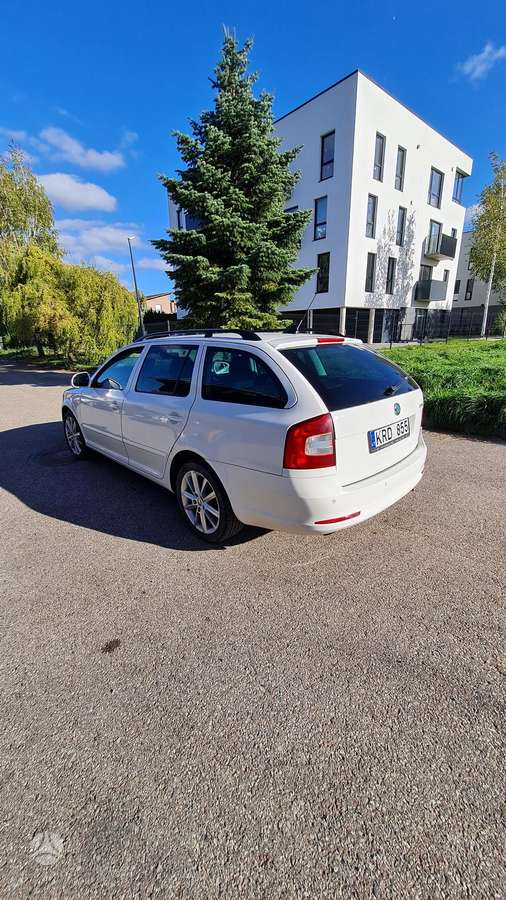 Skoda Octavia 2012 — фото 6