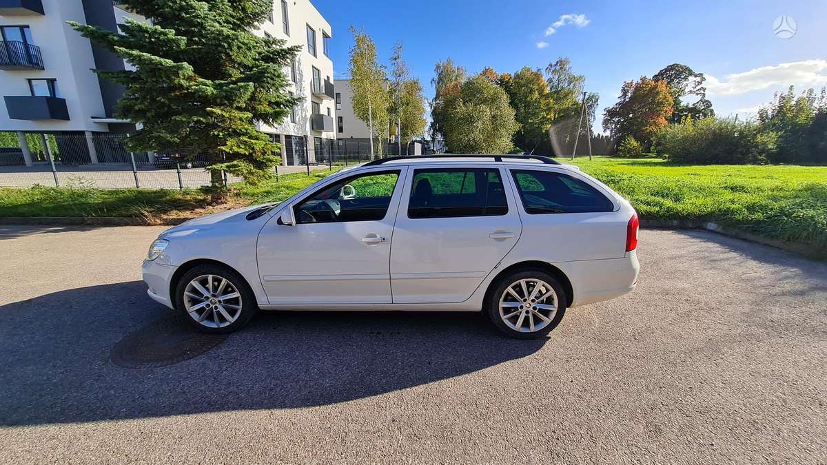Skoda Octavia 2012 — фото 7