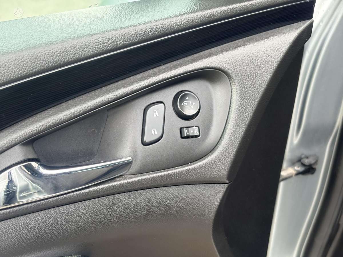 Opel Insignia 2013 — photo 11