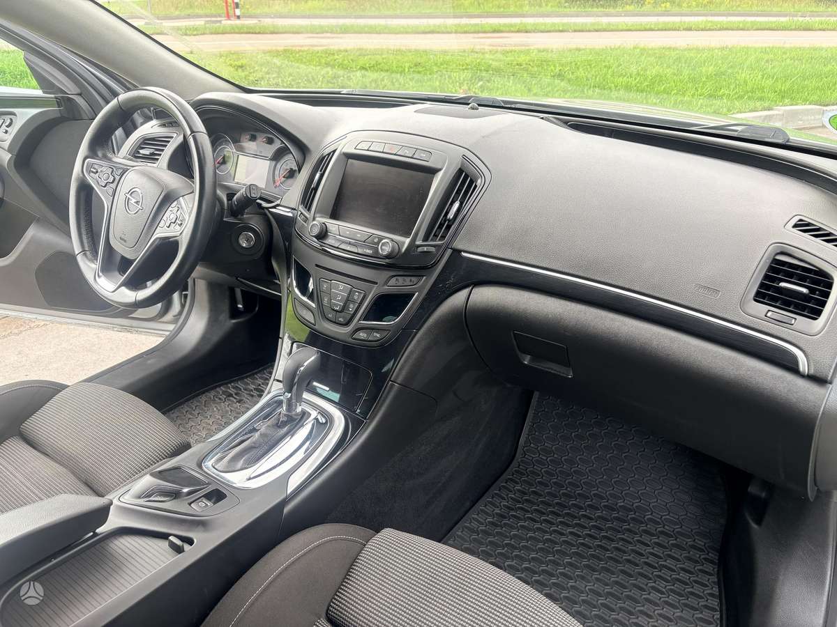 Opel Insignia 2013 — photo 16
