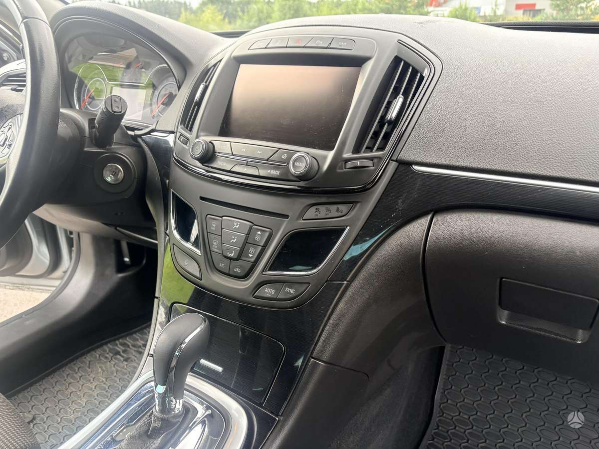 Opel Insignia 2013 — photo 18