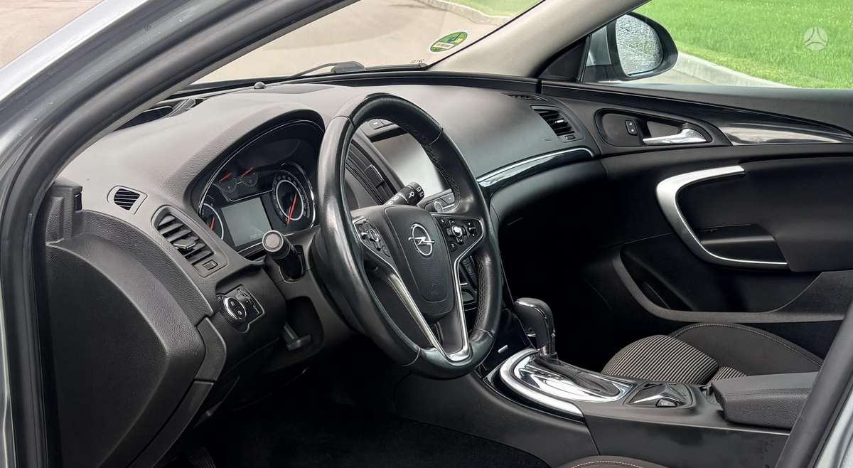 Opel Insignia 2013 — photo 9