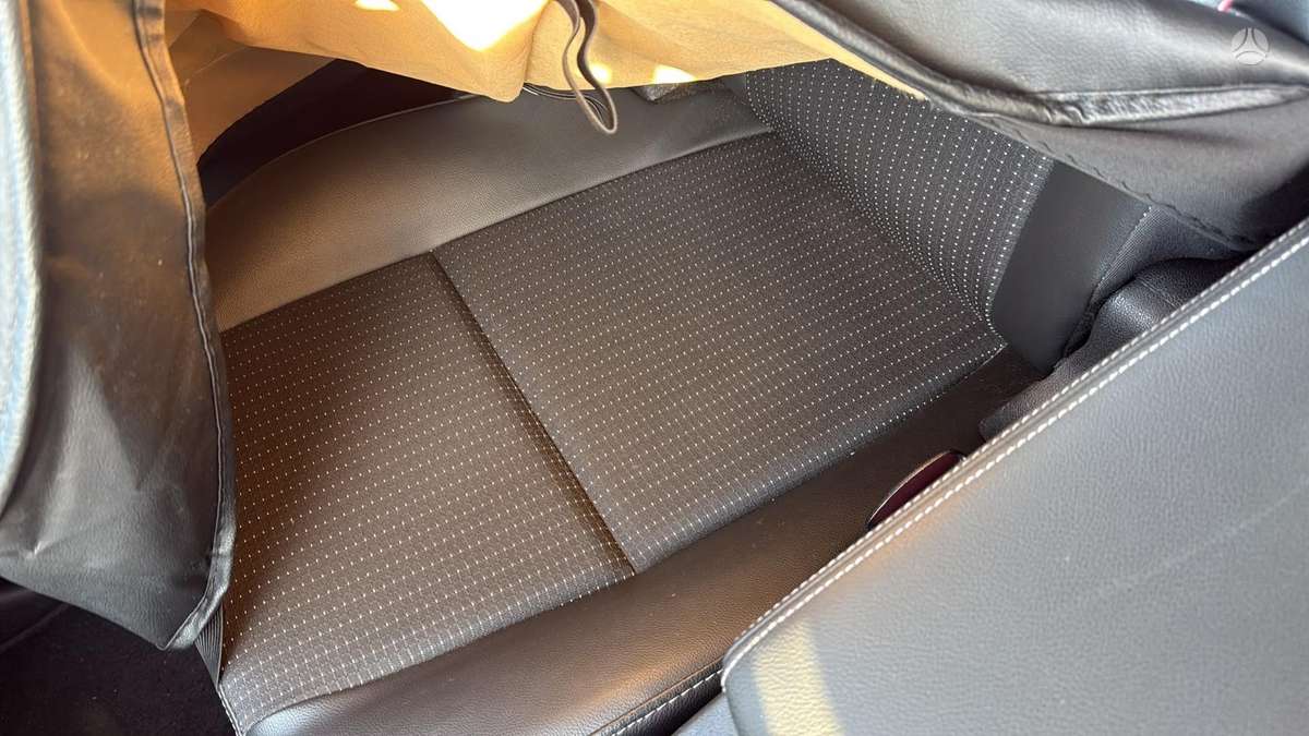 Renault Scenic 2012 — photo 12