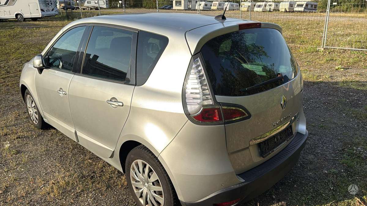 Renault Scenic 2012 — interior