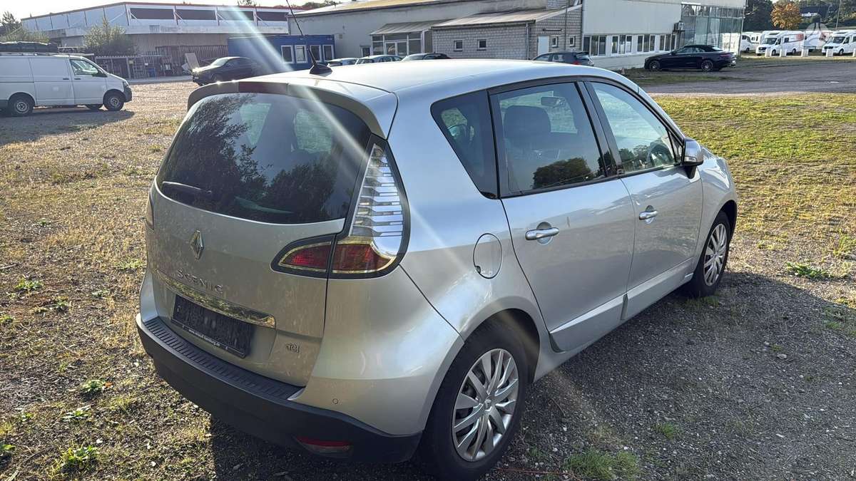 Renault Scenic 2012 — photo 6