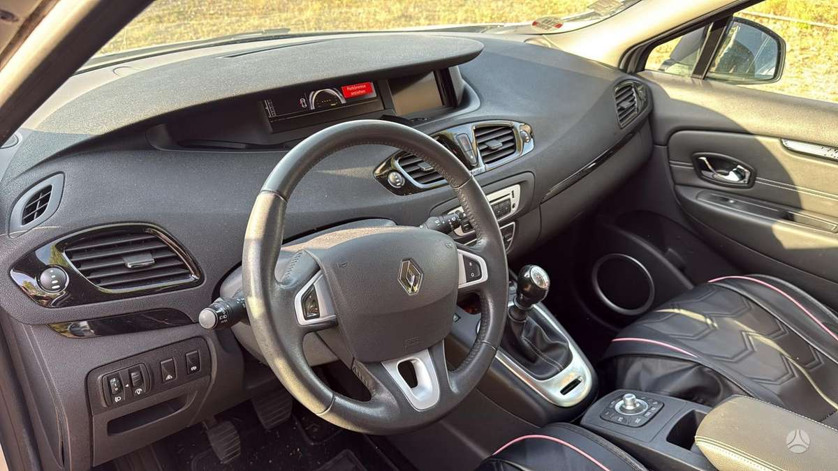 Renault Scenic 2012 — photo 9