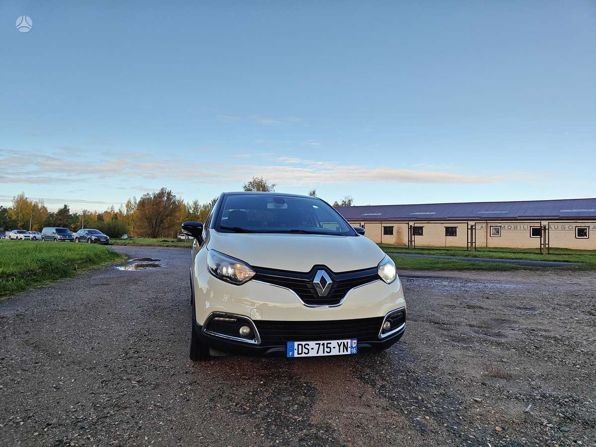 Renault Captur 2015 — салон
