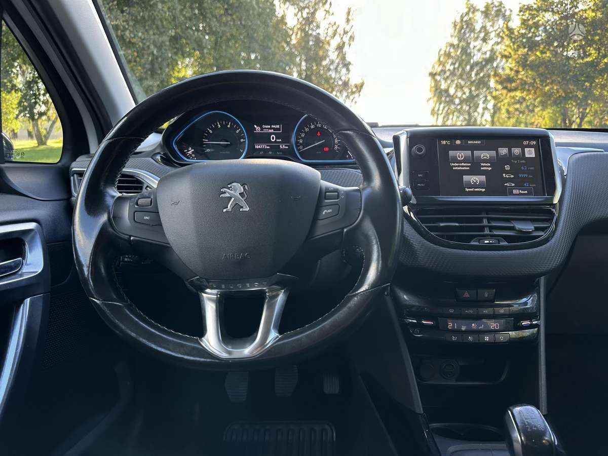 Peugeot 2008 2015 — фото 17