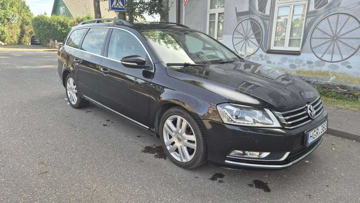 Volkswagen Passat 2011 — photo 11