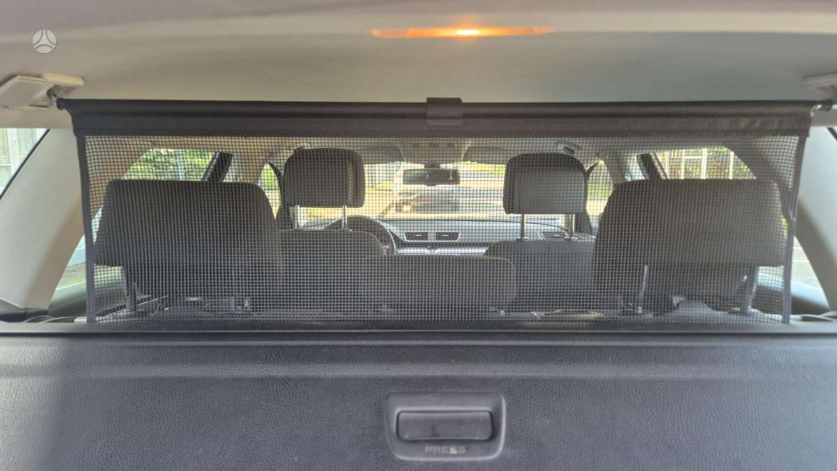 Volkswagen Passat 2011 — photo 13
