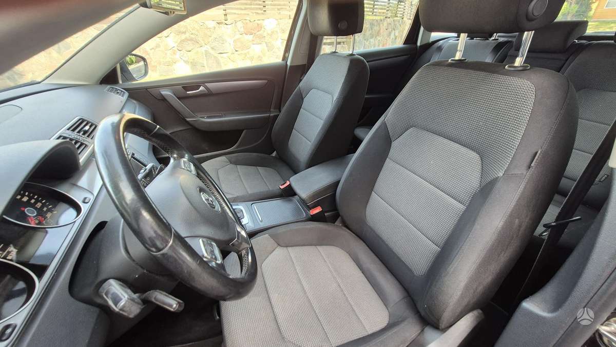 Volkswagen Passat 2011 — photo 15