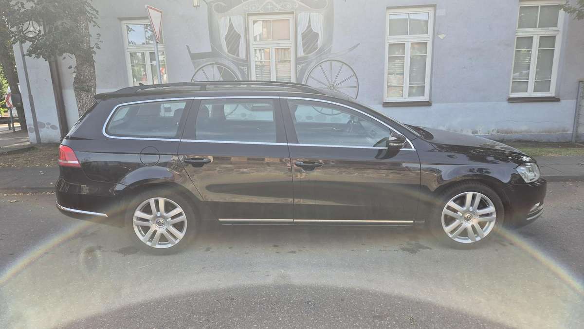 Volkswagen Passat 2011 — engine 1968 cm³, 140 HP (103kW)