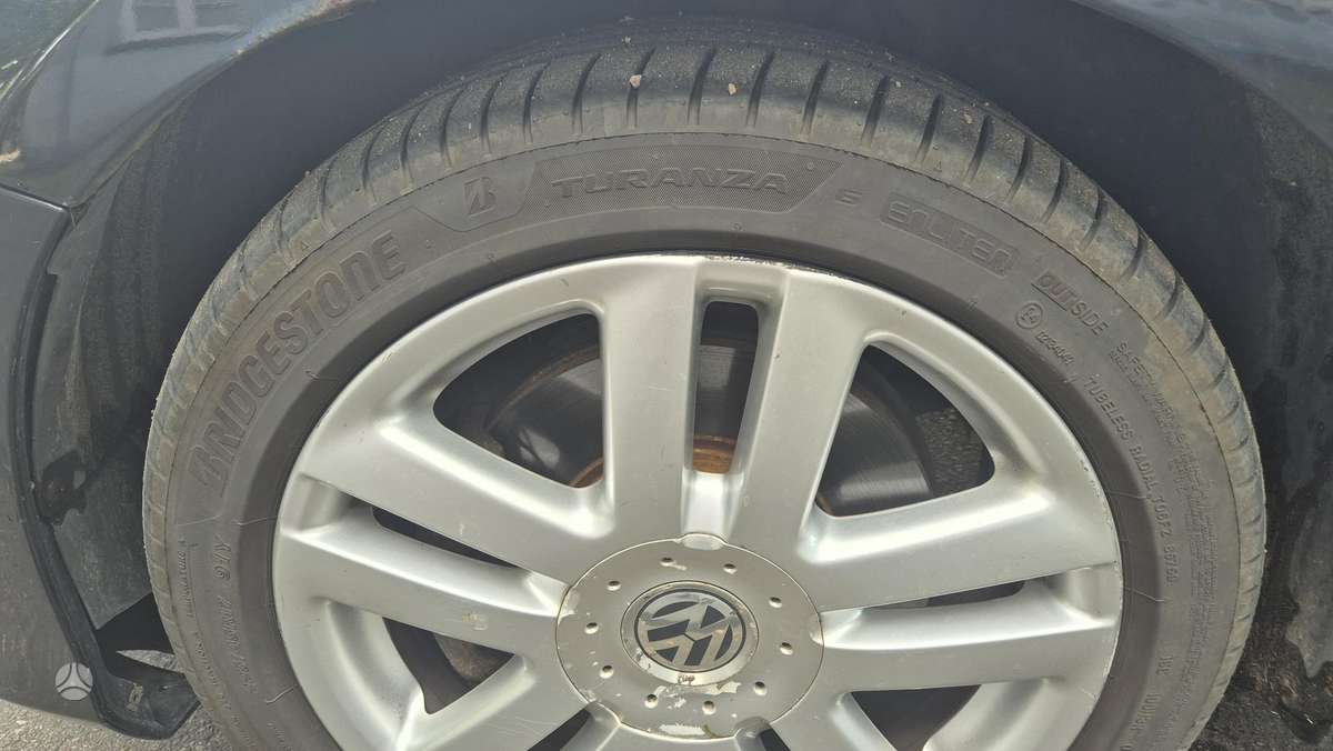 Volkswagen Passat 2011 — photo 8