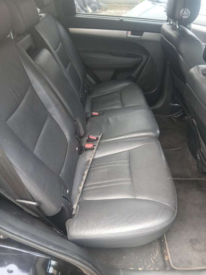 Kia Sorento 2015 — interior