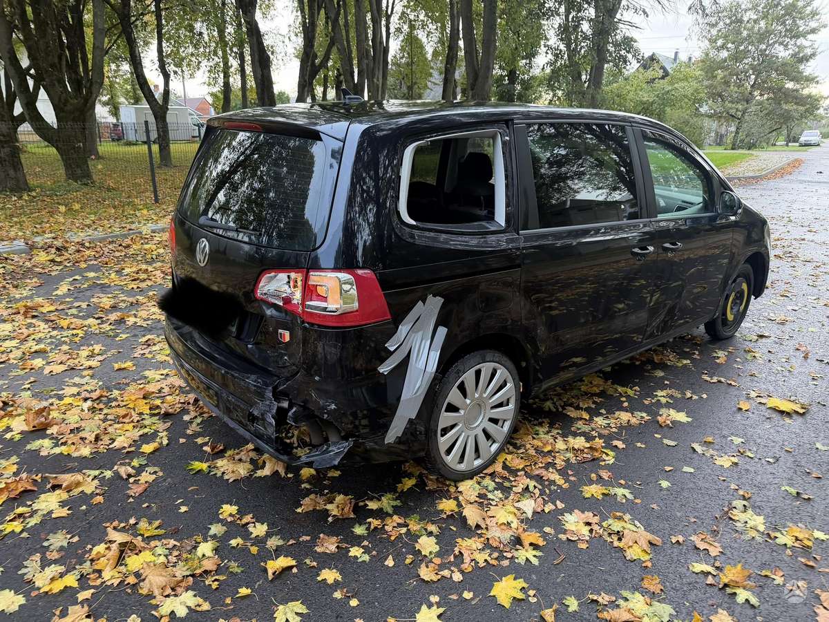 Volkswagen Sharan 2012 — photo 6