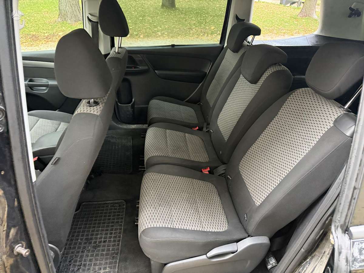 Volkswagen Sharan 2012 — photo 8