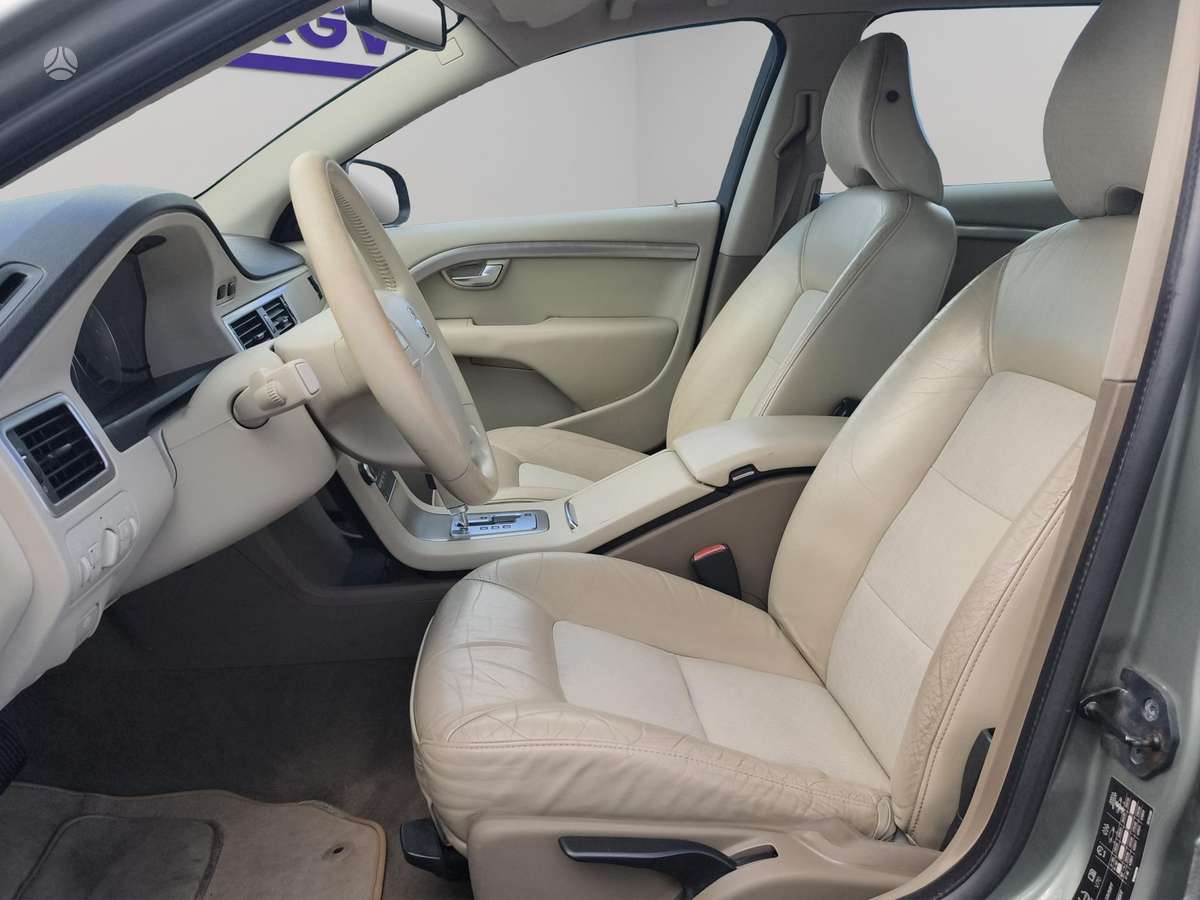 Volvo V70 2008 — photo 13