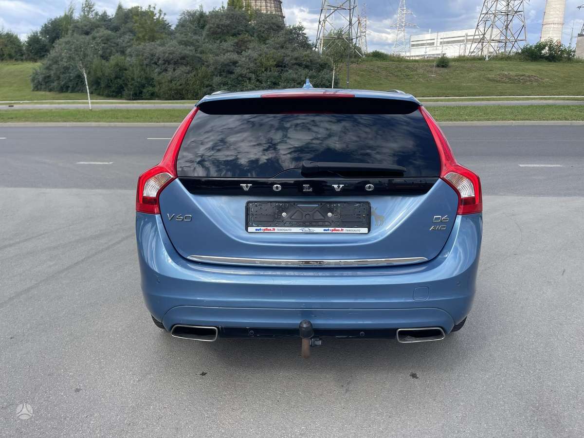 Volvo V60 2014 — photo 11