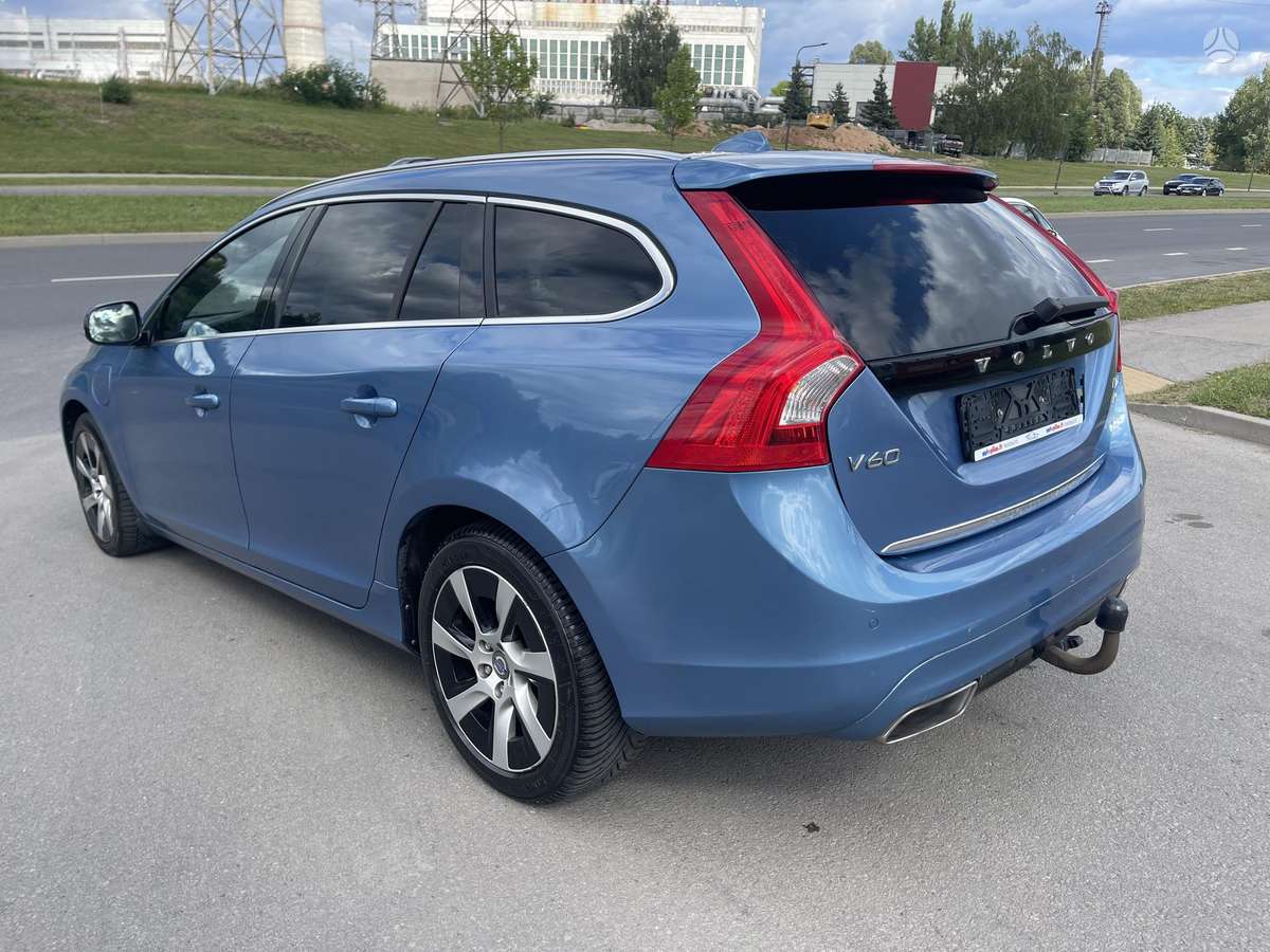 Volvo V60 2014 — photo 12