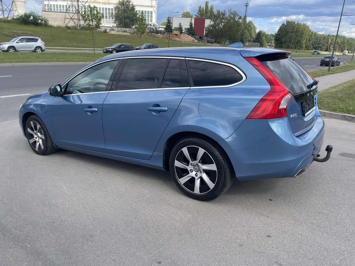 Volvo V60 2014 — photo 13
