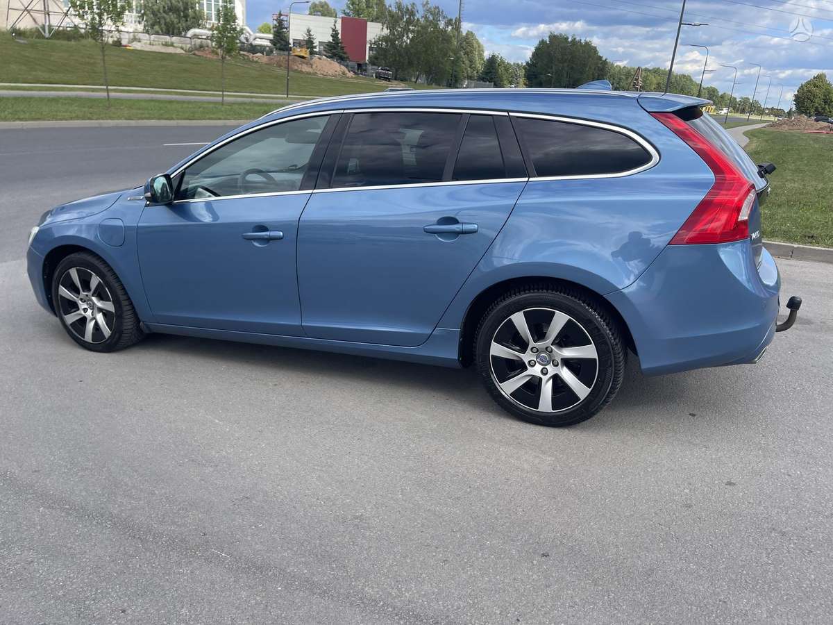 Volvo V60 2014 — photo 14