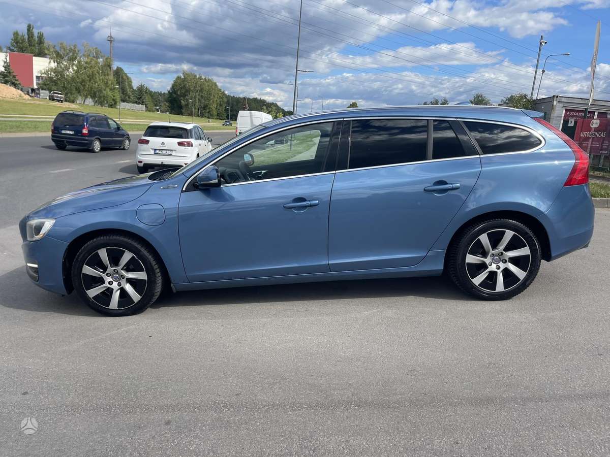 Volvo V60 2014 — photo 15
