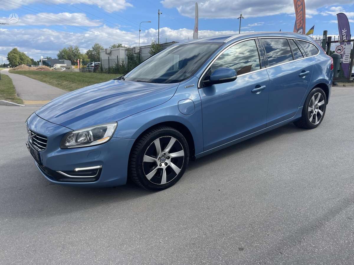 Volvo V60 2014 — rear view