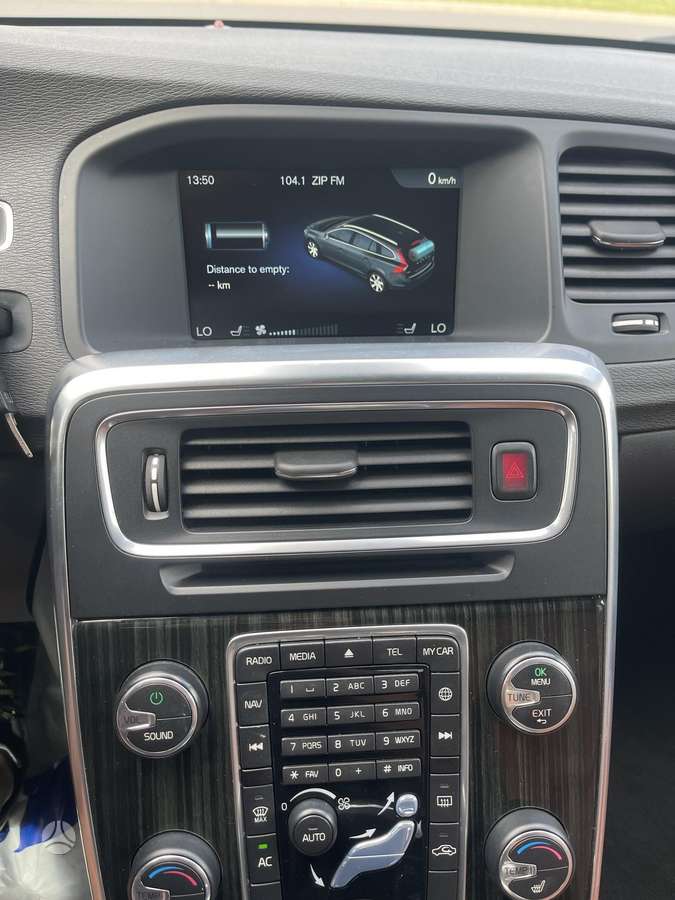 Volvo V60 2014 — photo 20