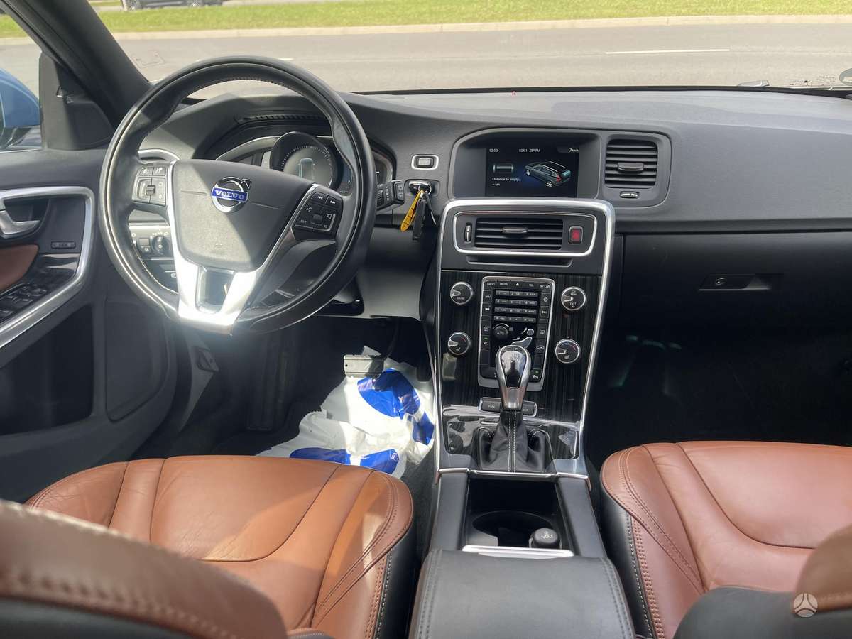 Volvo V60 2014 — photo 26