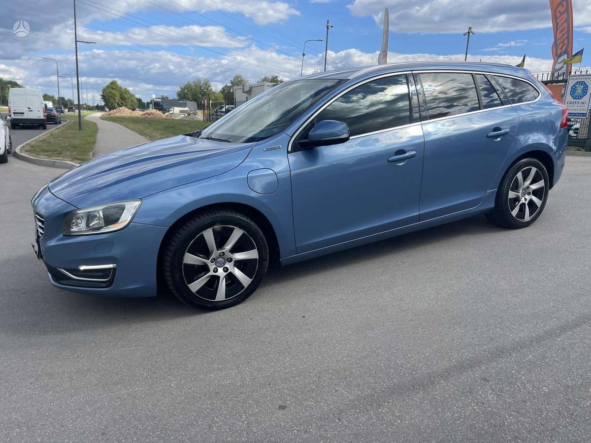 Volvo V60 2014 — interior