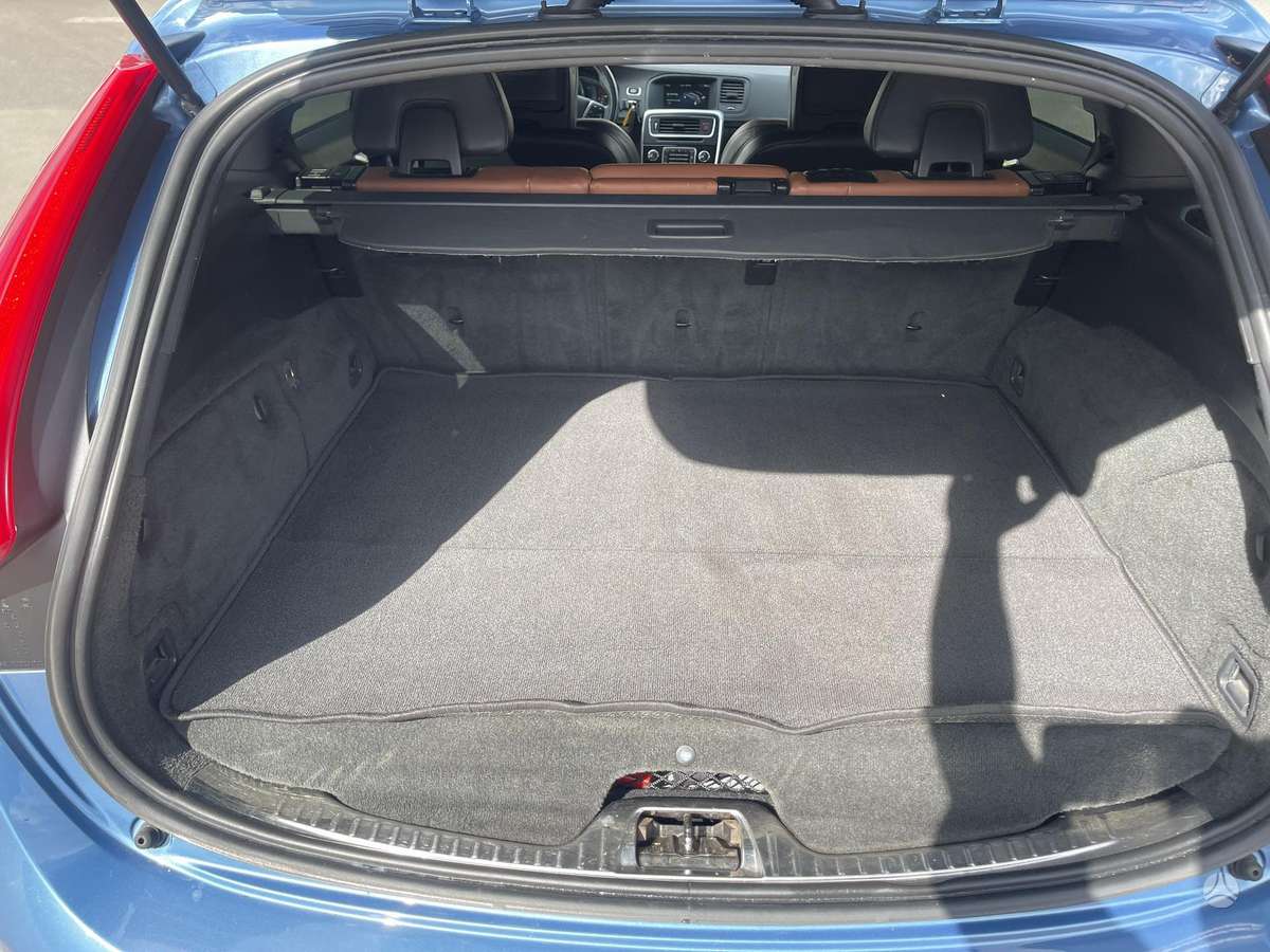 Volvo V60 2014 — photo 33