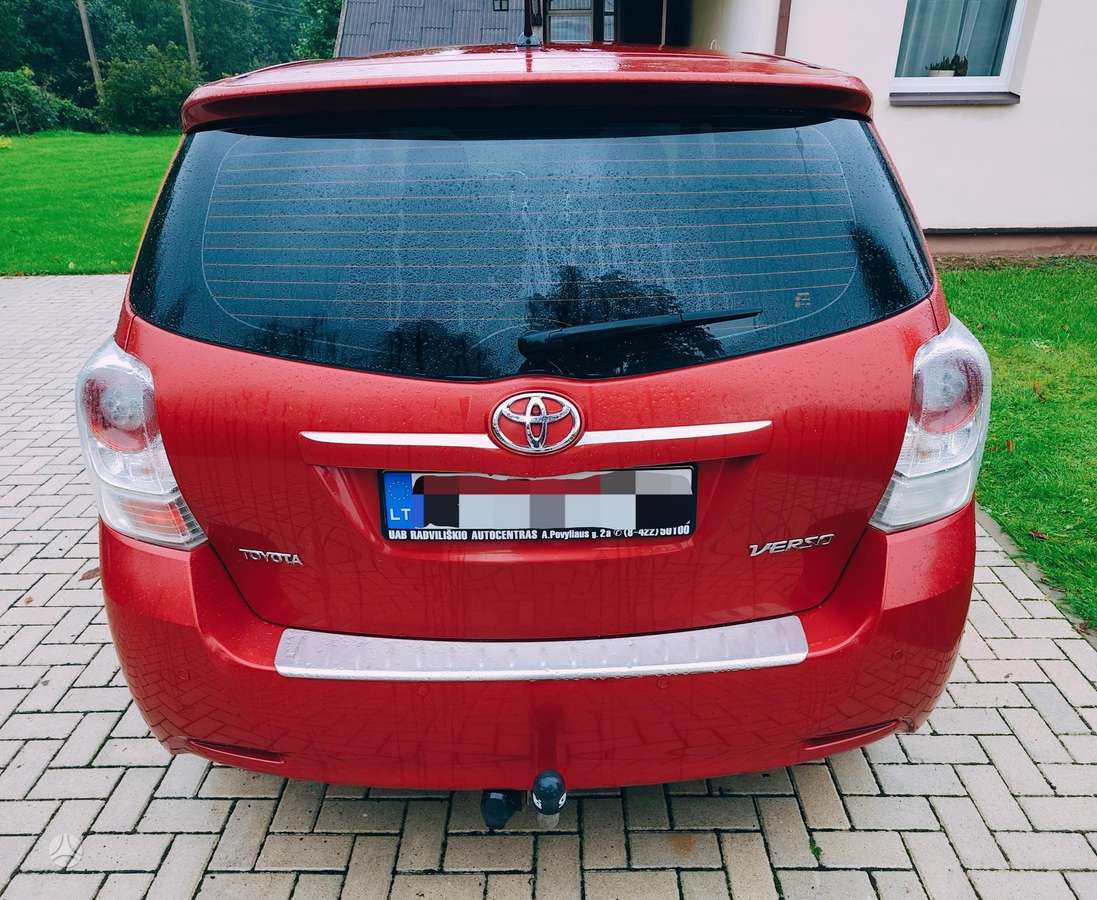 Toyota Verso 2010 — engine 1998 cm³, 126 HP (93kW)