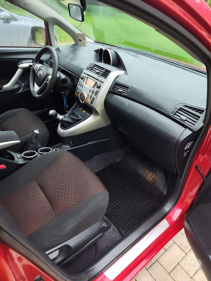 Toyota Verso 2010 — photo 6