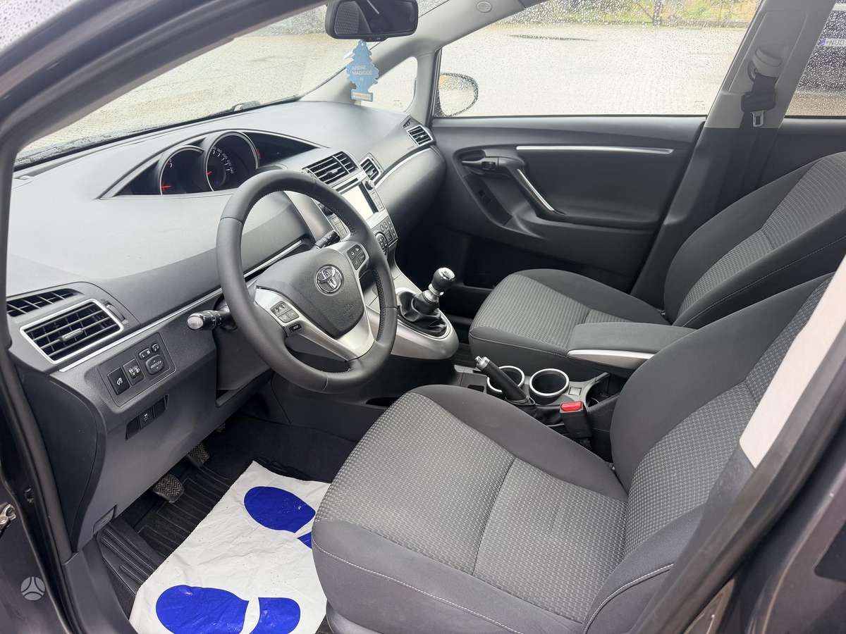 Toyota Verso 2014 — photo 17