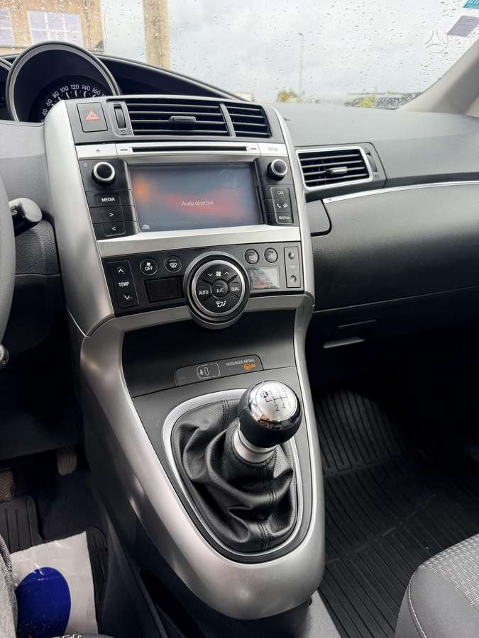 Toyota Verso 2014 — photo 18
