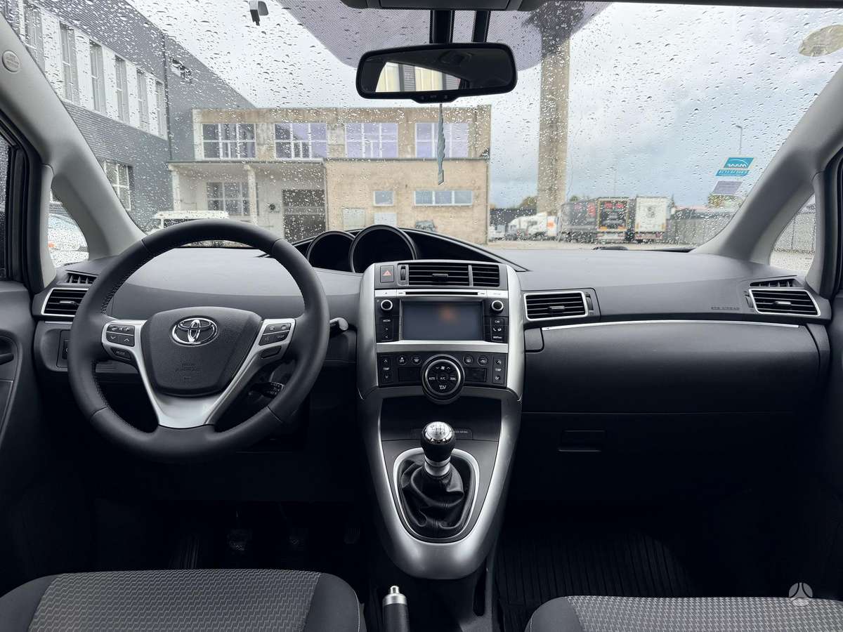 Toyota Verso 2014 — photo 25