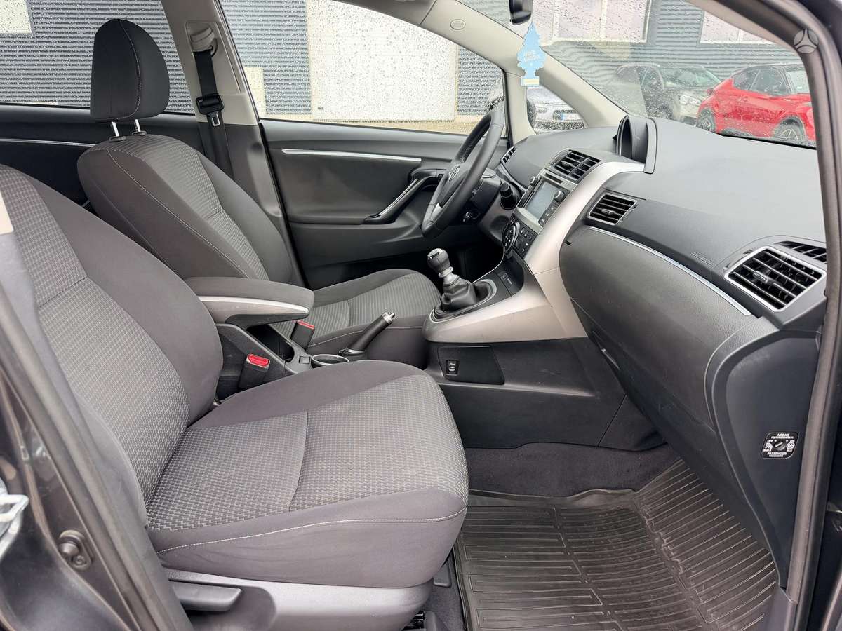 Toyota Verso 2014 — photo 29