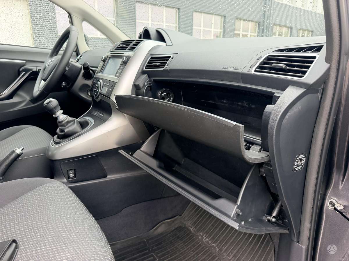 Toyota Verso 2014 — photo 30