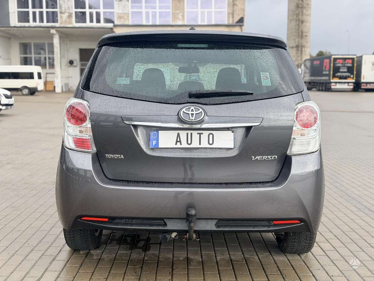 Toyota Verso 2014 — photo 8