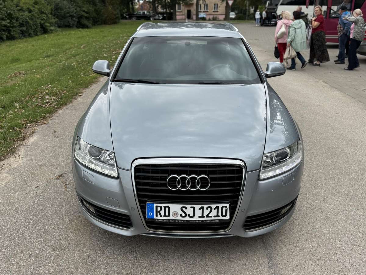Audi A6 2011 — вигляд ззаду